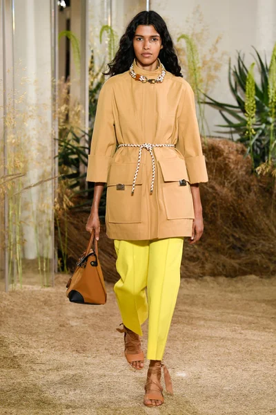 Look 29